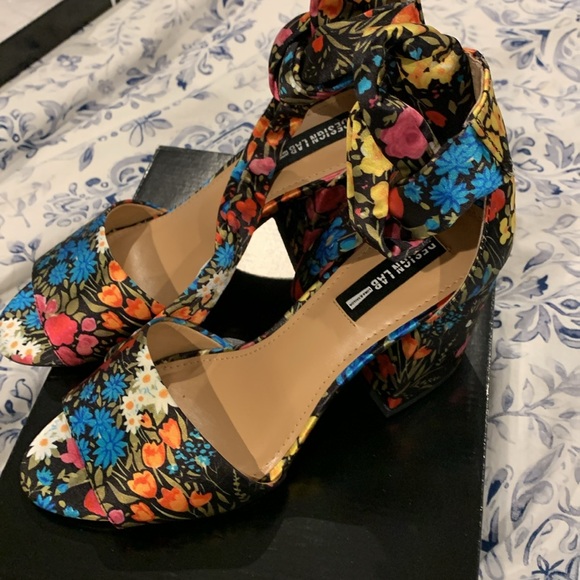 Ladies shoes by Design Lab - Picture 2 of 7